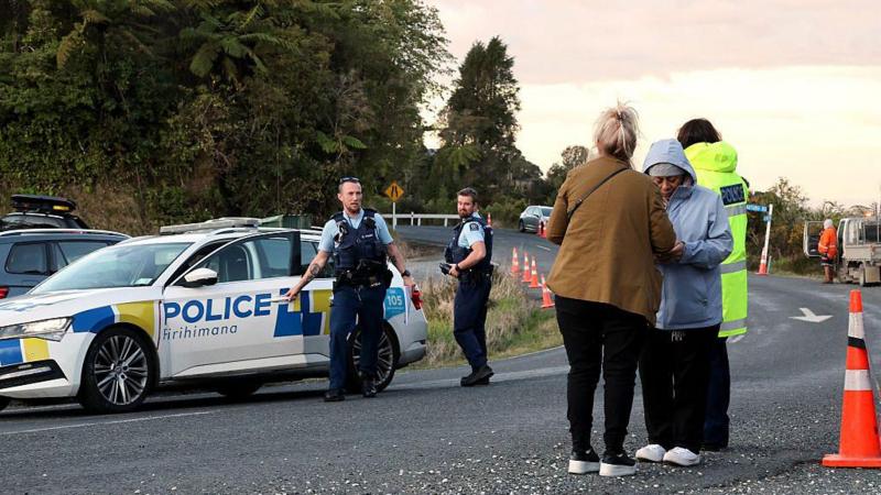 Parents of fugitive New Zealand dad apologise for 'trouble' caused