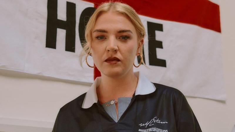 Self Esteem in the football shirt she has released