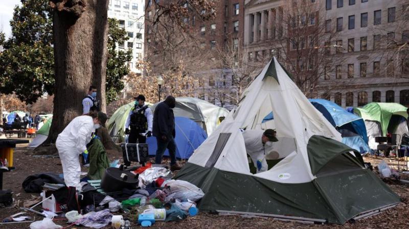 Trump demands homeless people 'immediately' move out of Washington DC