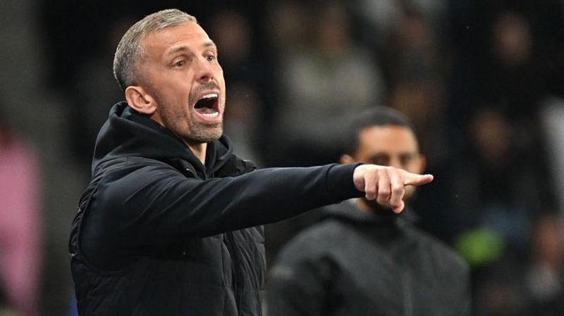 O'Neil signs three-year deal as new Ipswich boss