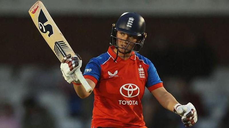 Capsey and Bell impress as England win T20 opener
