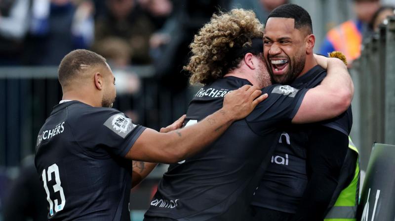 Bath hold off brave Saracens to reach last eight