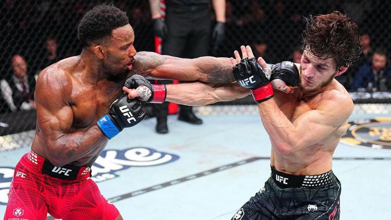 Evloev's gritty win crushes Murphy's title hopes