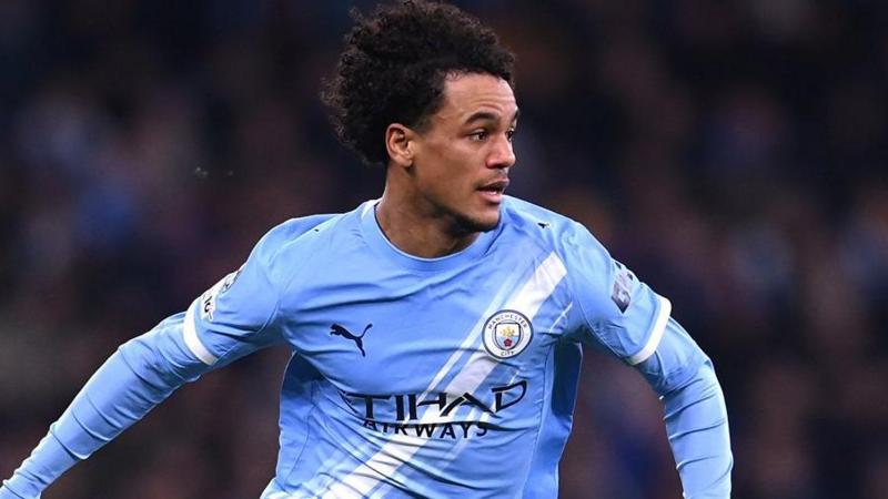 Fulham in talks to sign Man City winger Bobb