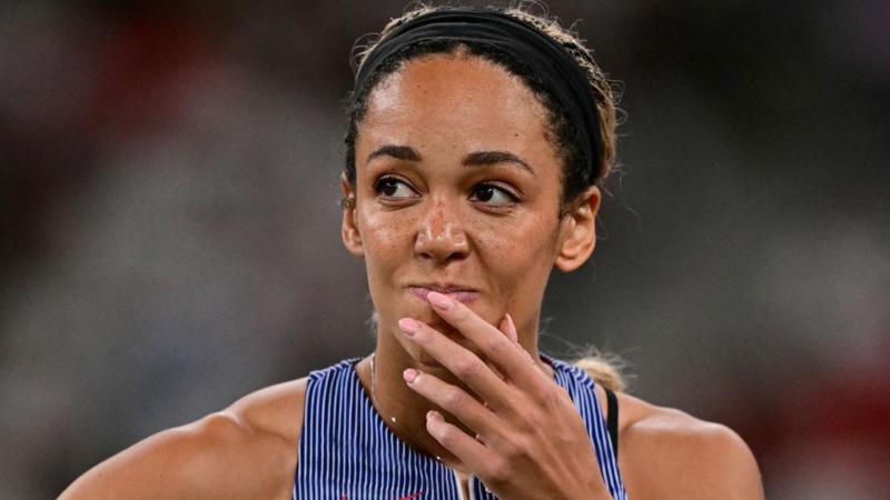 Johnson-Thompson in heptathlon medal hunt after first day