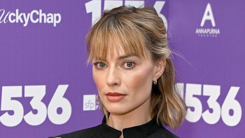Margot Robbie backs Tudor play 1536: 'Women are still having the same conversations'