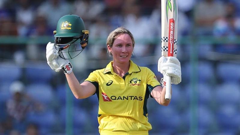 Broken jaws and smashed records - Mooney eyes more glory