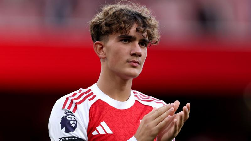 Dowman Channels Messi Magic, Says Walcott - Must See Performance!