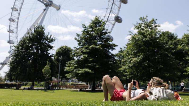 Summer warmth to return for weekend but heatwave chances fade