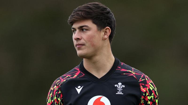 Rees-Zammit has 'boxes to tick' before Wales return