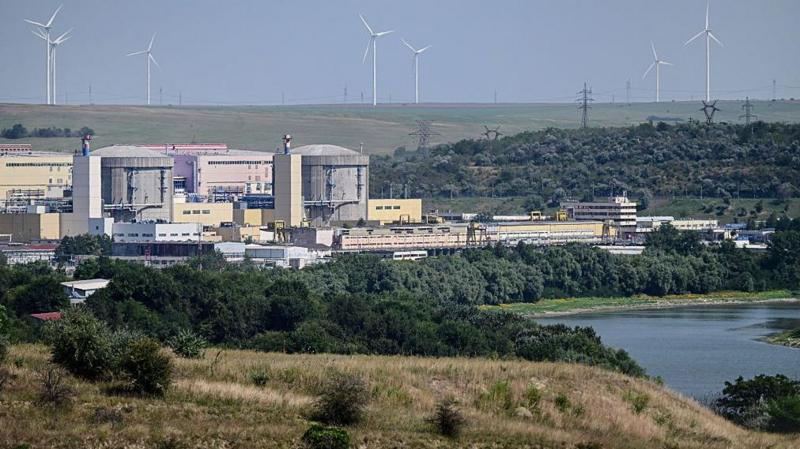 Romania shuts only nuclear plant as heat causes huge drop in Danube River level
