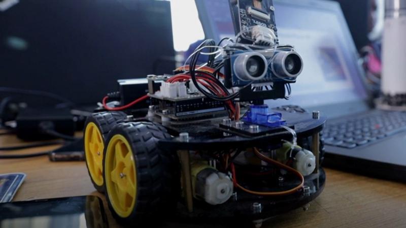 The start-up creating science kits for young Africans