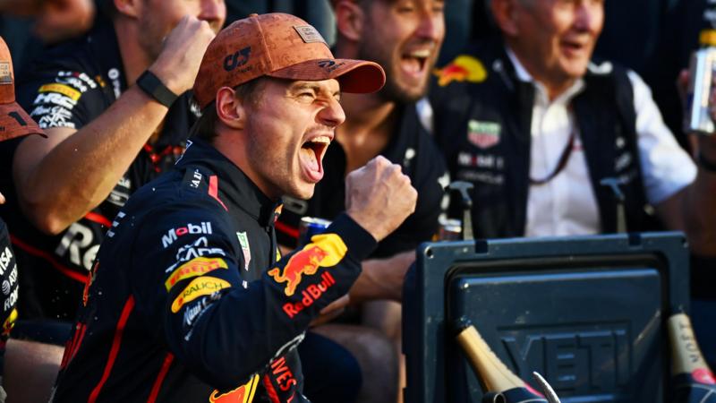 Verstappen's 'positive pressure' as he goes 'flat out' for fifth title