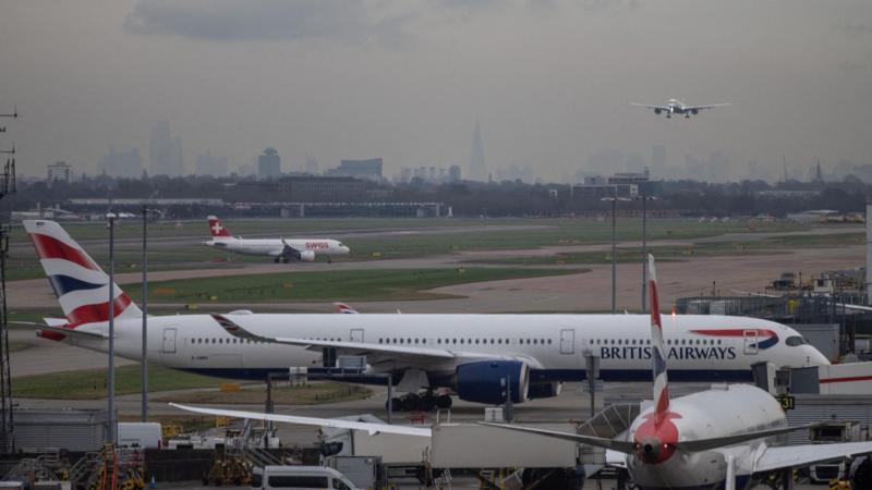 Heathrow should be expanded without moving M25, says BA boss