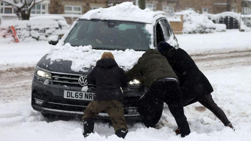 'Tricky travel conditions' possible as snow and ice warnings hit