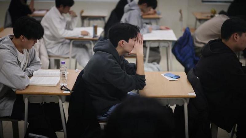 Chief of S Korea's high-stakes exam quits over 'insane' English test