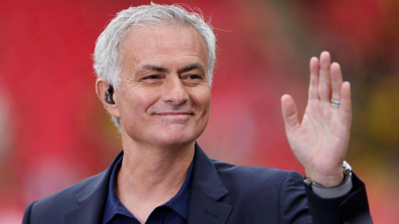 Mourinho in Talks with Benfica: Exciting Coaching Shake-up?