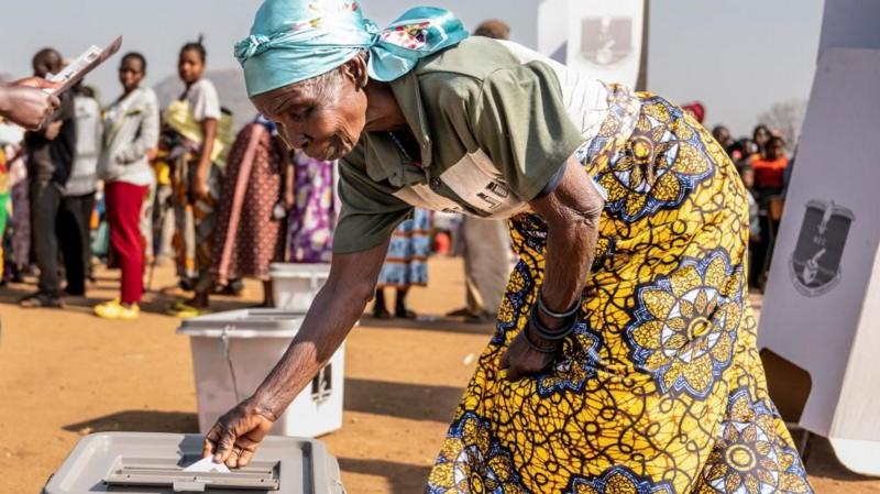 Malawi police arrest eight for alleged election fraud