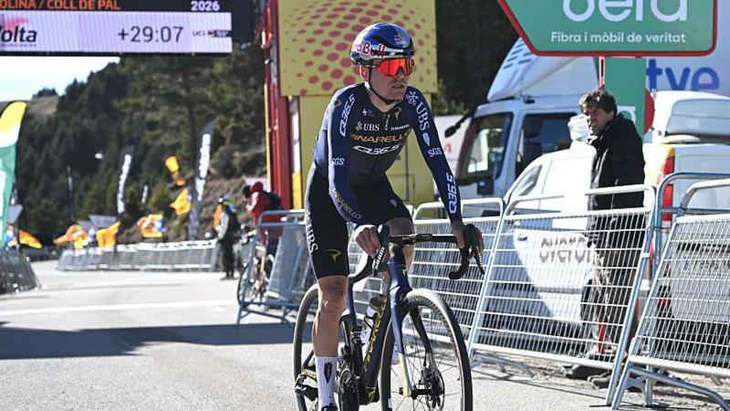 Pidcock out of Volta a Catalunya after 'horror' crash
