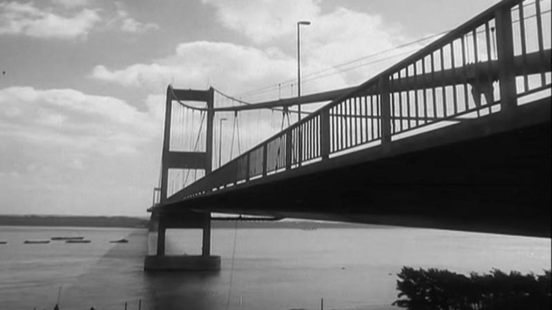 Closing M48 Severn Bridge to HGVs 'devastating' for hauliers - BBC News