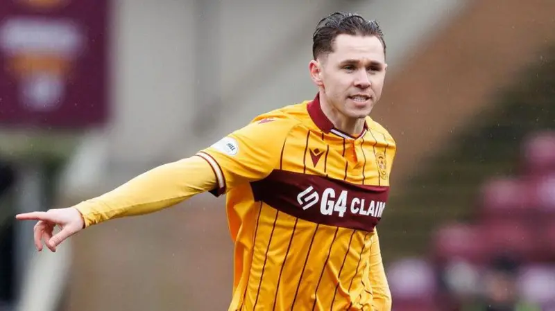 Nicholson se unirá a Livingston tras su salida del Motherwell.