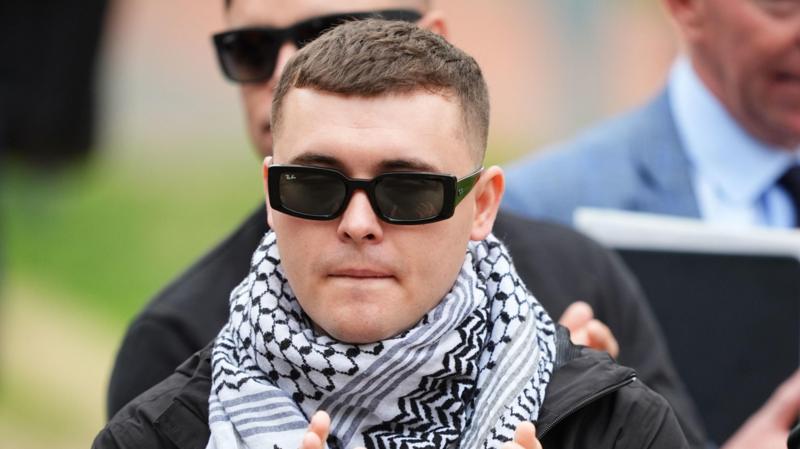 Prosecutors to challenge Kneecap ruling