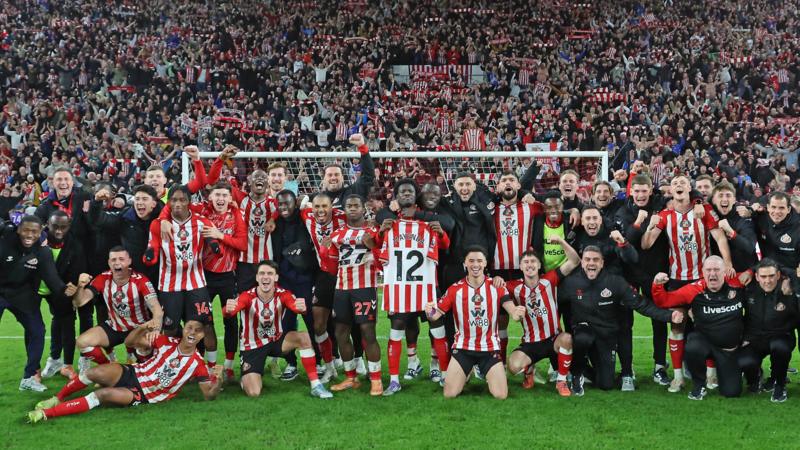 Sunderland recreate Newcastle team photo after 'special' derby win
