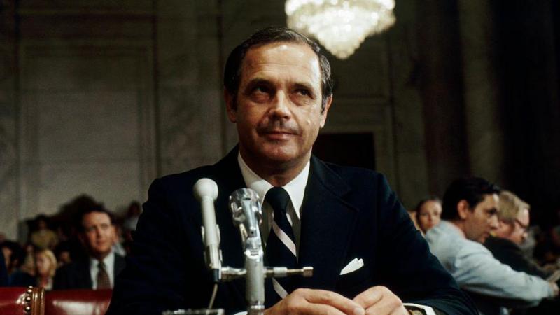 Alexander Butterfield, who revealed Nixon Watergate tapes, dies aged 99