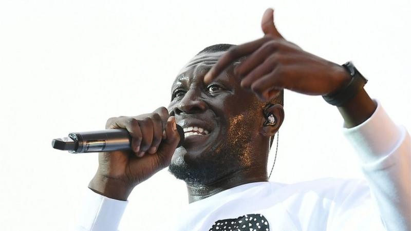 GCSE students thank Devon's rapping YouTube teacher - BBC News