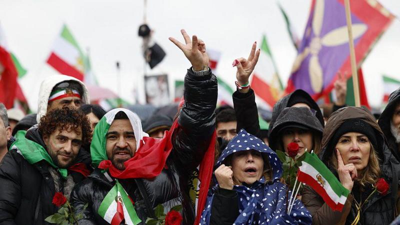 Hundreds of thousands join Iran protests around the world