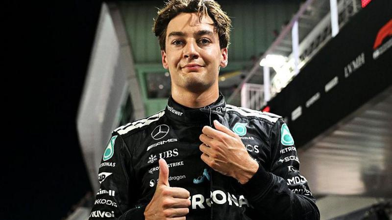 Russell claims stunning Singapore pole