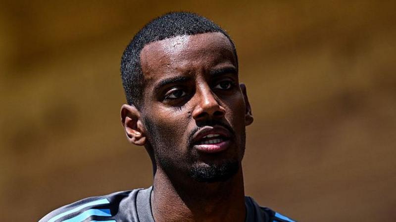 Isak's Big Move Sparks Domino Effect in Thrilling Transfer Chain!