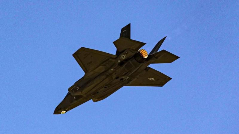 US carries out 'massive' strike against IS in Syria