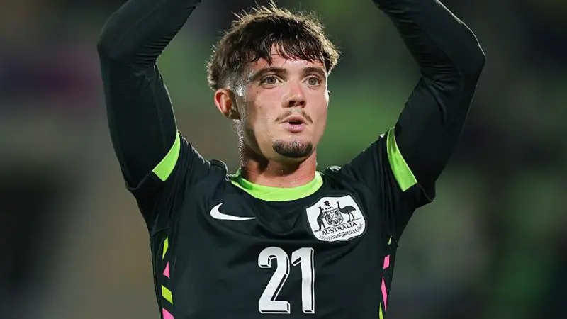 Australia selecciona a un adolescente del Manchester United que aún no ha debutado con el primer equipo.