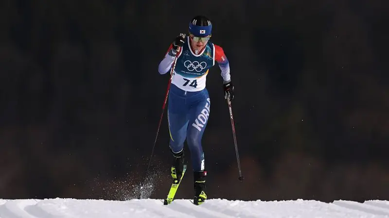 Dasom Han competing in the women's sprint classic qualification