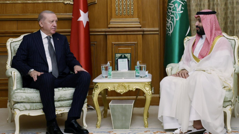 Saudi Arabia, Turkey and Pakistan sign defence pact