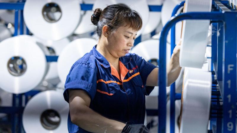 China growth slows as trade turmoil weighs on economy