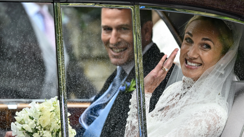 Royals turn out for Peter Phillips and NHS nurse's wedding
