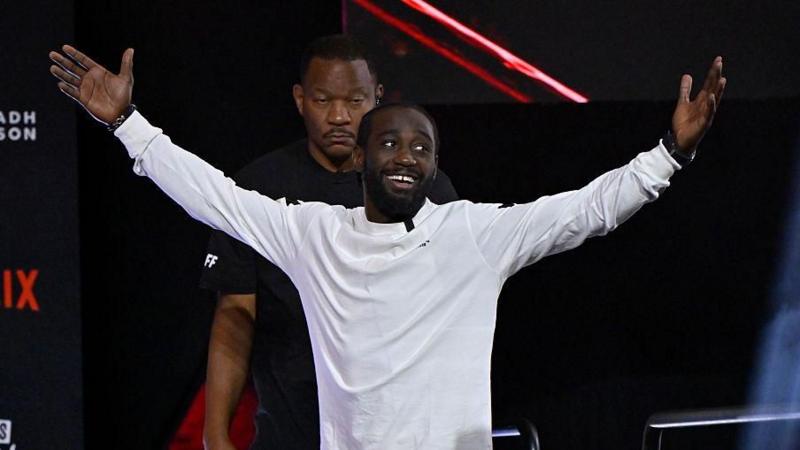 Ripped Crawford weighs same as champion Canelo