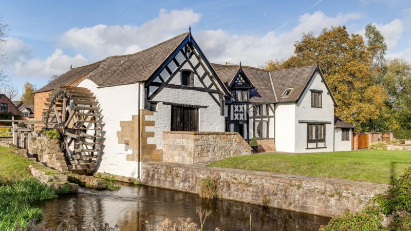 Fancy buying a home that inspired a Turner painting? It's yours for £1.5m