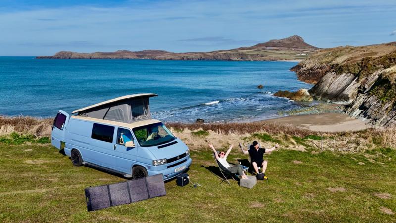 We quit our 9-5 jobs and are now living the dream in a caravan