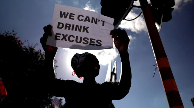 South Africans say criminal gangs are exploiting the water crisis