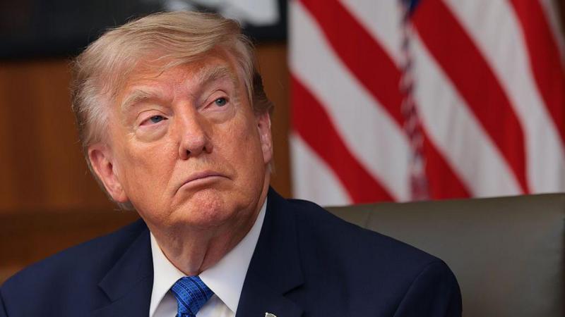 Trump threatens to revive $1.8bn 'anti-weaponisation' fund as Senate standoff deepens