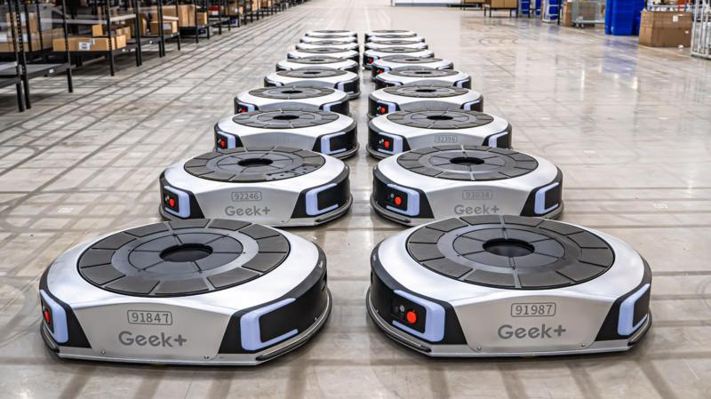 The Chinese robot army transforming the UK's retail industry