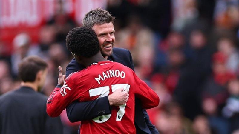 Carrick secures Champions League - what are Man Utd waiting for?