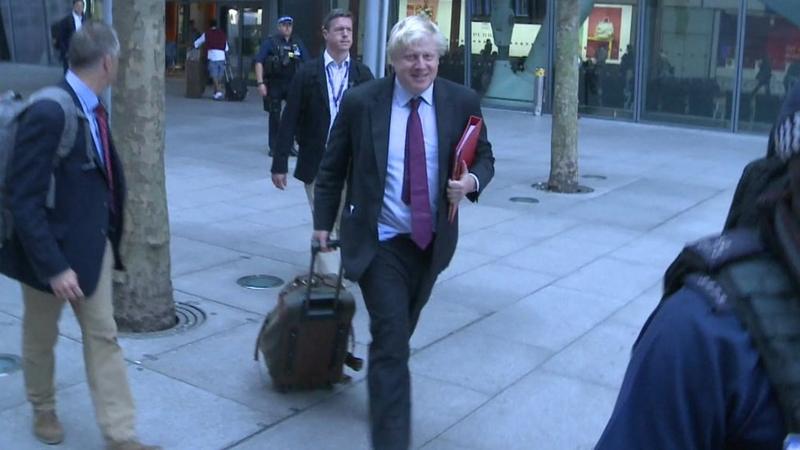 Heathrow airport: MPs vote in favour of expansion - BBC News