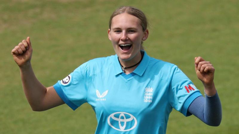 Familiar failings but calm Corteen-Coleman provides England optimism