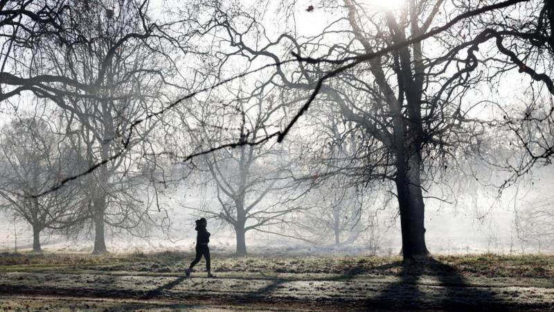 Arctic blast to move across UK as flood clean up continues