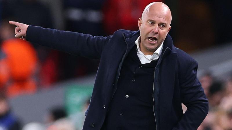 Slot having 'same conversations' at club despite horrendous form
