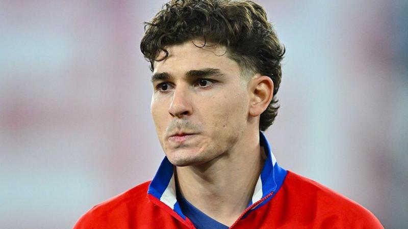 Atletico mock Barca's Alvarez move with joke Lamine Yamal bid